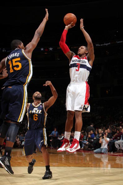 多角度地呈 多角度地呈